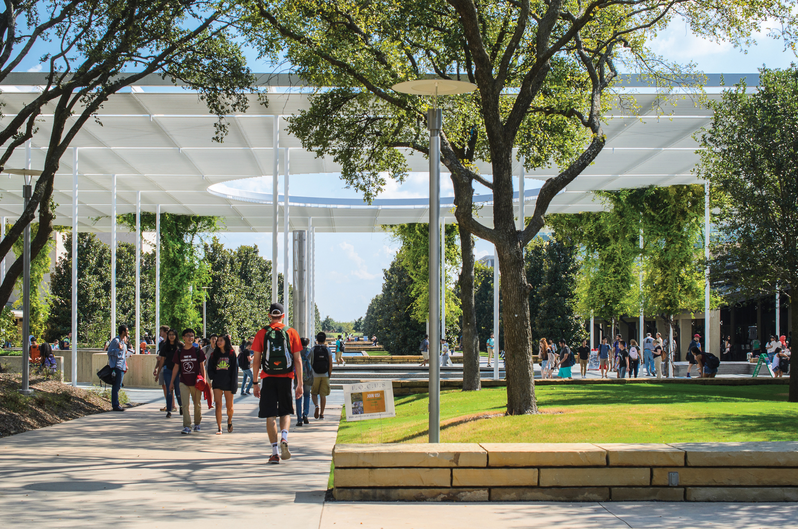 People walking on the UT Dallas campus